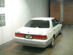 TOYOTA　CROWN SEDAN